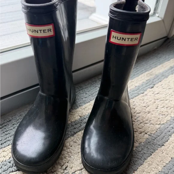Hunter Kids First Classic Black Rainboots - Picture 2 of 4